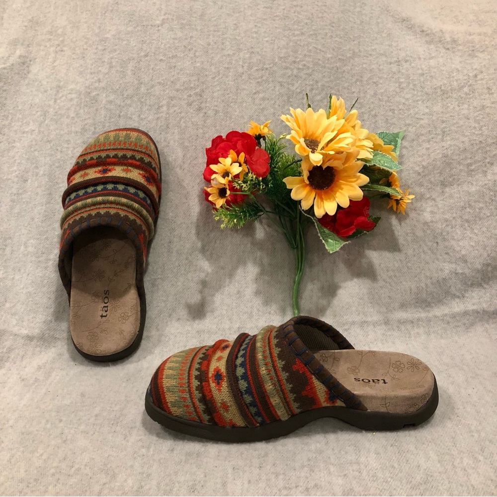 NWOT - Taos Multi-Colored Sweater Clogs - Picture 13 of 16